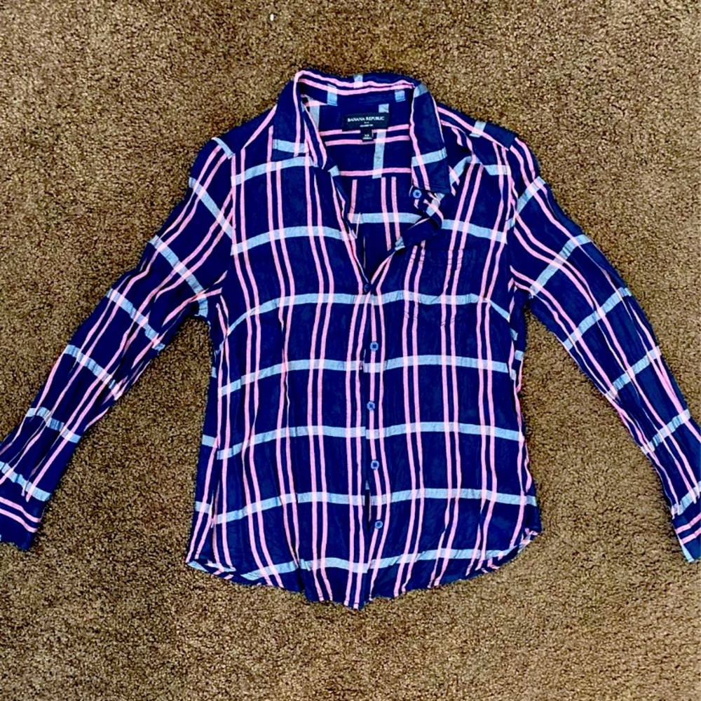 Banana Republic paid button down shirt